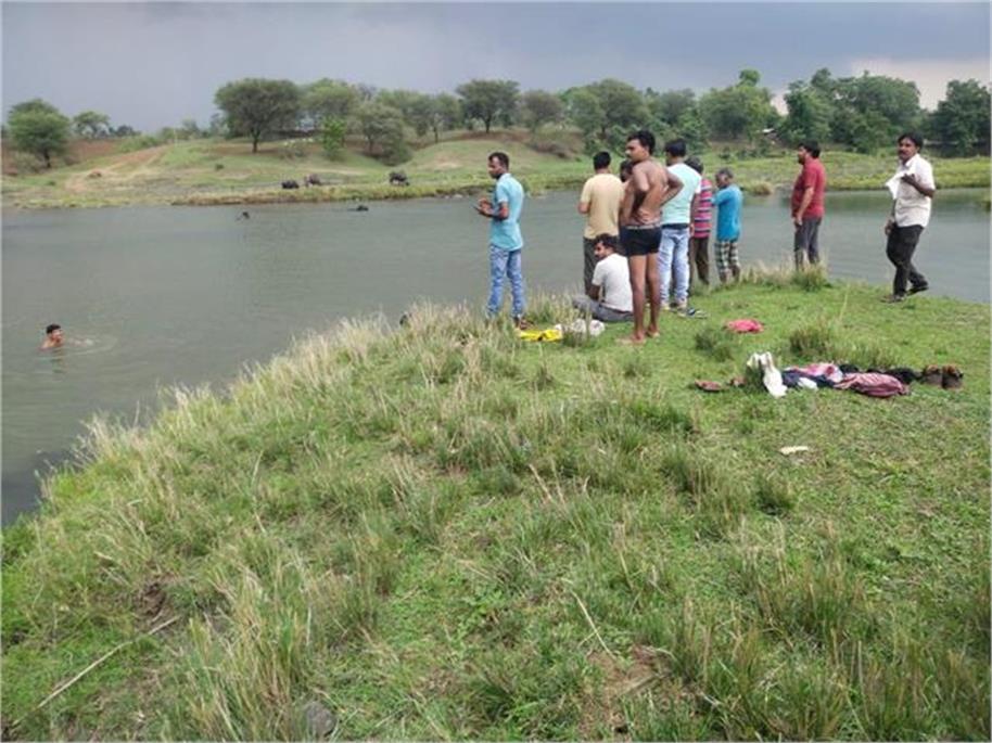 अनूपपुर की जोहिला नदी में नहाने गए एक ही परिवार के दो लोगों की डूबकर हुई मौत, गांव में पसरा मातम